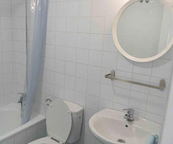 Central Penthouse With Large Private Terrace, 2 Bd Appartement *